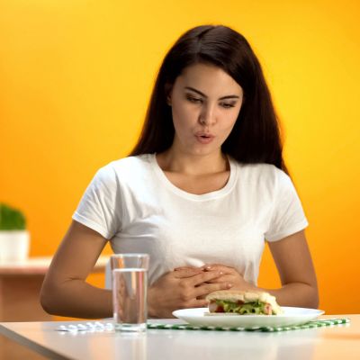 Τι να τρώτε για να μειώσετε τη χρόνια δυσκοιλιότητα, σύμφωνα με τη Βρετανική Διαιτολογική Εταιρεία