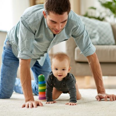 Πότε αρχίζουν τα μωρά να μπουσουλάνε;