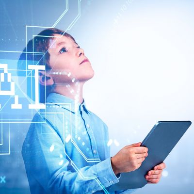 Οι ειδικοί προειδοποιούν: Προστατέψτε τα παιδιά από την υπερβολική χρήση AI