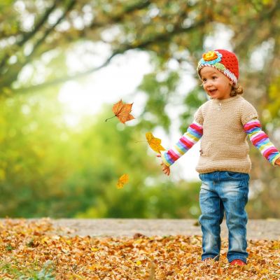 Πώς να κάνεις μια βόλτα στο πάρκο δημιουργικό παιχνίδι – 4 κατασκευές με φύλλα για παιδιά