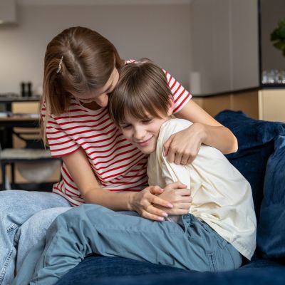 Ποιες καθημερινές συνήθειες κάνουν τα παιδιά να νιώθουν ότι τα αγαπούν;