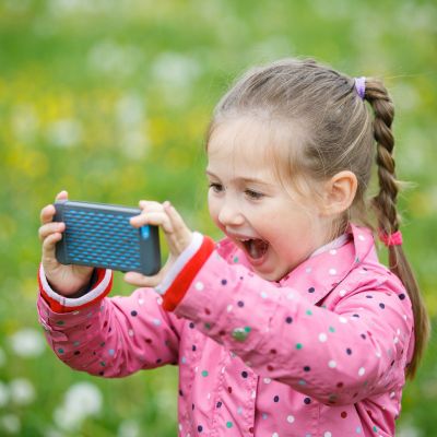 5 tips για ασφαλή χρήση κινητού από τα παιδιά