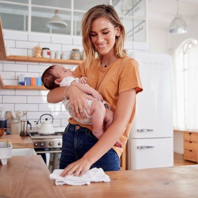 9 τρόποι να κρατήσεις το σπίτι σου καθαρό με ένα μωρό – Ακολούθησε το week plan και δεν θα χάσεις