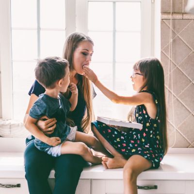 Πώς θα μάθετε στα παιδιά σας να τρώνε χωρίς να νιώθουν τύψεις