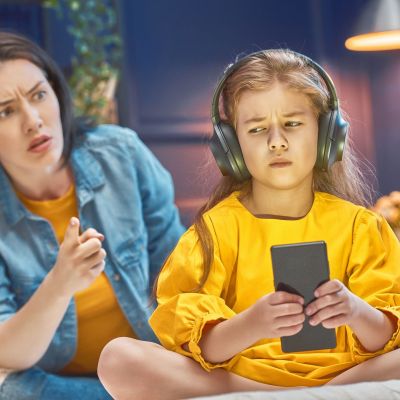 Επτά συμπεριφορές γονιών που αποδυναμώνουν την ανεξαρτησία των παιδιών