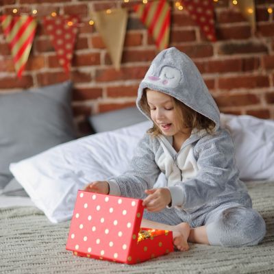 Έρευνες αποκαλύπτουν: Τα πολλά παιχνίδια κάνουν τα παιδιά… δυστυχισμένα