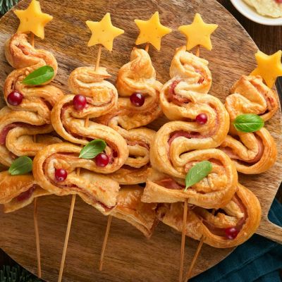 Χριστουγεννιάτικα σουβλάκια - Δεντράκια με σφολιάτα αλμυρά