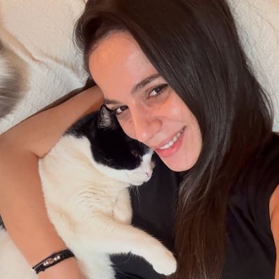 «Οι γάτες δεν είναι πρόβλημα στην εγκυμοσύνη» – Η Ευλαμπία Ρέβη εξηγεί γιατί