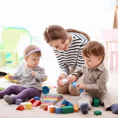 Νταντάδες της Γειτονιάς: Ενισχύουμε την οικογένεια, στηρίζουμε τους γονείς