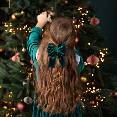 Γιορτινά χτενίσματα για κορίτσια: Χαριτωμένα, εύκολα και παιχνιδιάρικα