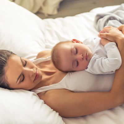 Το TikTok trend που υπόσχεται καλύτερο ύπνο στα μωρά… αλλά δεν δουλεύει