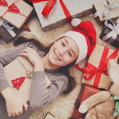 Πώς πρέπει να έρχονται τα δώρα από τον Άγιο Βασίλη; Λάθη που κάνουν όλοι οι γονείς