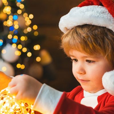 Κίνδυνοι Χριστουγέννων και παιδιά: Ασφαλείς προφυλάξεις για να αποφύγετε ατυχήματα