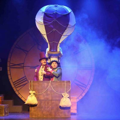 «Ο Γύρος του Κόσμου σε 80 Ημέρες» του Ιούλιου Βερν στο Θέατρο «Δημήτρης Χορν»