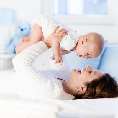 Δεν κακομαθαίνετε το μωρό σας όταν το αγκαλιάζετε - Το λέει και η επιστήμη