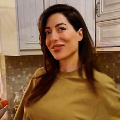 Η Φλορίντα Πετρουτσέλι έδειξε το εύκολο γιορτινό χτένισμα που μπορείτε να φτιάξετε στις κόρες σας