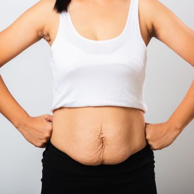 Πέντε μαμάδες μιλούν ανοιχτά για το πώς ένιωσαν με το σώμα τους μετά τον τοκετό