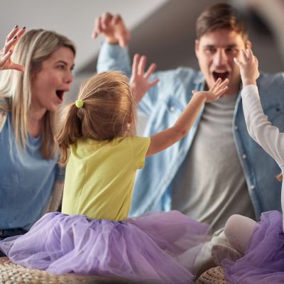 Γονείς και ηθική: Πώς η ανατροφή διαμορφώνει τα συναισθήματα των παιδιών