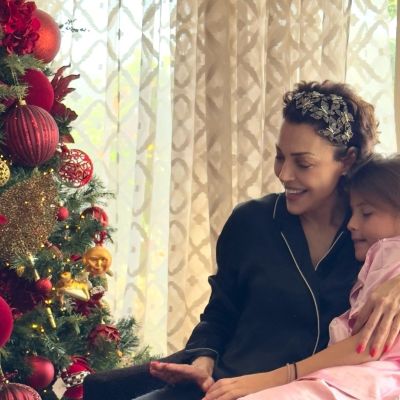 Σίσσυ Φειδά: Οι τρυφερές φωτογραφίες με την κόρη της κάτω από το χριστουγεννιάτικο δέντρο