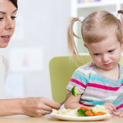 6 λάθη που οι γονείς πρέπει να αποφύγουν αν το παιδί είναι επιλεκτικό στο φαγητό