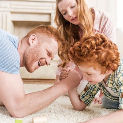 Η δεξιότητα - κλειδί που πρέπει να διδάσκουν οι γονείς στους γιους τους