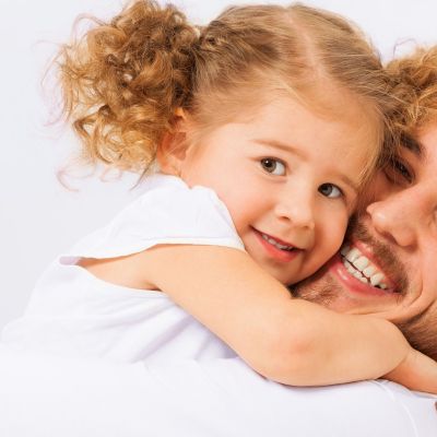 Τι χρειάζεται μια κόρη από τον μπαμπά της; (vid)