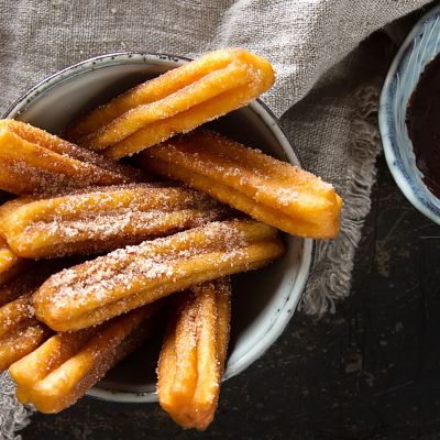Churros στο σπίτι: Τραγανά, σοκολατένια και ιδανικά για παιδιά