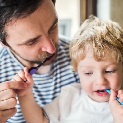 Πότε να αρχίσετε να βουρτσίζετε τα δόντια του μωρού σας
