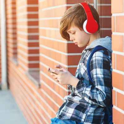 Smartphones πριν τα 12; Τι λέει ψυχίατρος για την υγεία των παιδιών