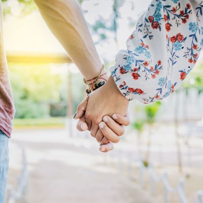 Τι είναι ο κανόνας 2-2-2 για τον γάμο; Και γιατί πρέπει να τον υιοθετήσετε στη σχέση σας