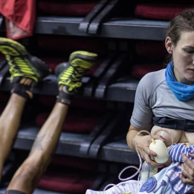 Sophie Power:Από τη viral φωτογραφία θηλασμού στο βιβλίο που μιλά για τη μητρότητα και τον αθλητισμό