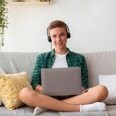 Πάνω από 1 στους 3 εφήβους τζογάρει,  σύμφωνα με νέα έρευνα - Πώς γίνεται η αρχή