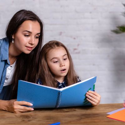 Πώς να βοηθήσω το παιδί μου να καλύψει τα κενά του στη μέση της σχολικής χρονιάς;