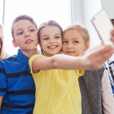 Η Ελλάδα σχεδιάζει την απαγόρευση των social media για παιδιά κάτω των 15 ετών