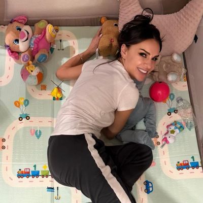 Ελένη Τσολάκη: Όταν οι δυσκολίες δίνουν τη θέση τους στην αγκαλιά της κόρης της