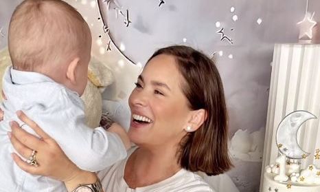 Ανίτα Μπραντ: Η καθημερινή ρουτίνα με τον γιο της που θα κάνει κάθε μαμά να ταυτιστεί