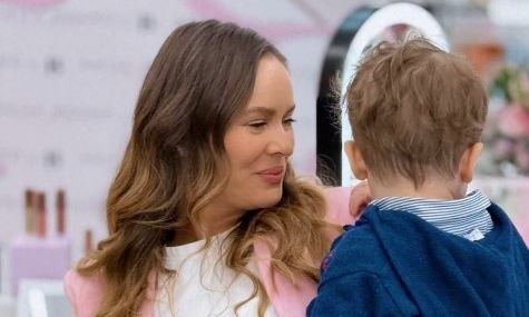 Ανίτα Μπραντ: Οι γιοι της κατασκευάζουν πλανήτες και ανακαλύπτουν το σύμπαν