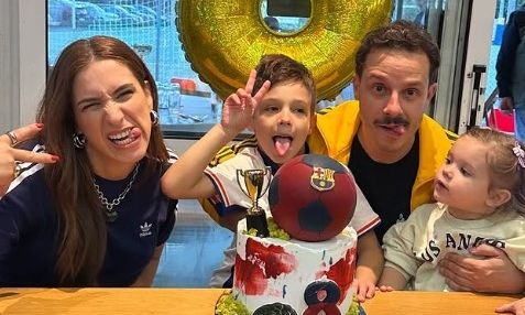 Δημήτρης Μακαλιάς - Αντιγόνη Ψυχράμη: Ο γιος τους έγινε 8 ετών και γιόρτασαν παίζοντας ποδόσφαιρο