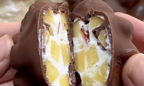 Παγωμένες μπουκίτσες σοκολάτας με μόλις τρία υλικά - Τα παιδιά θα ενθουσιαστούν