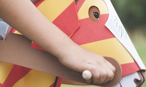 Άλογο-καλάμι ιππότη - Το παιχνίδι που θα εξάψει τη φαντασία των παιδιών