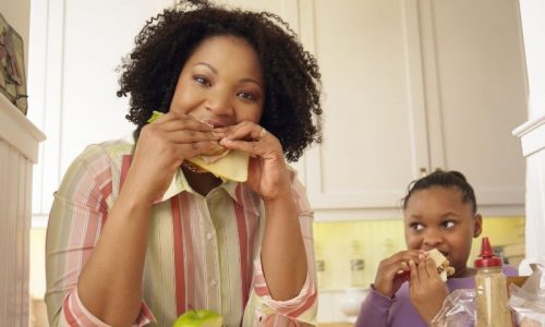 Φάτε μαζί του ό,τι δεν τρώει!