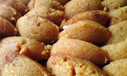 Σιμιγδαλένιος χαλβάς