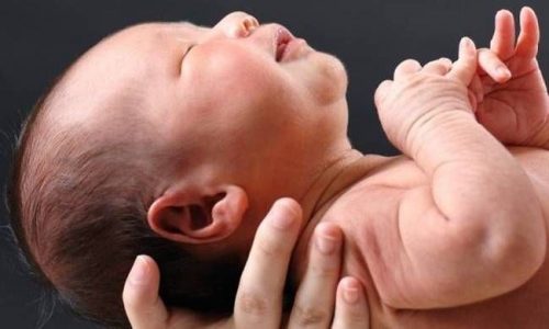 Το πρώτο μωρό του 2015 γεννήθηκε στα Χανιά!