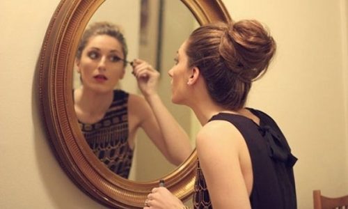 Ένα βίντεο αποκλειστικά για γυναίκες πριν τη βραδινή τους έξοδο που θα σας θυμίσει…εσάς! (βίντεο)