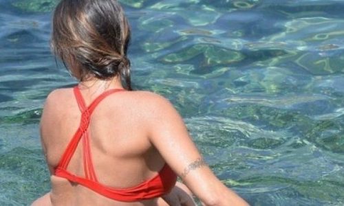 Η εγκυμοσύνη της πάει πολύ: Δείτε τη φουσκωμένη κοιλίτσα της star!