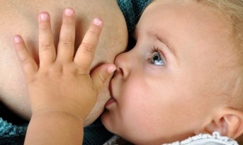 Σημεία φιλικά στο μητρικό θηλασμό στηρίζει και προωθεί το υπουργείο Υγείας