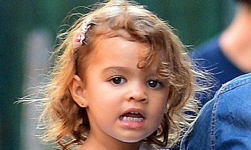 Την αναγνωρίζετε; Είναι η κόρη του γνωστού ηθοποιού...