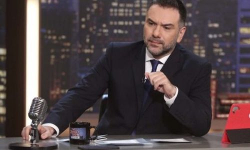 Πήγε στον Αρναούτογλου και έκανε με τα κρεμμυδάκια Ντορέττα και Μαρτάκη