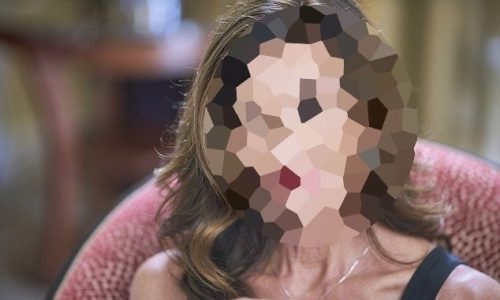 Γνωστό μοντέλο αποκαλύπτει: «Έχω καρκίνο του μαστού» (βίντεο)