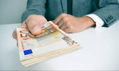 Απόφαση-σοκ! Επιστρέφουν τον 13ο και 14ο μισθό